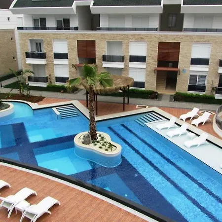 Tropical Gardens E 7 Spacious Duplex 4 Bed Home شقة